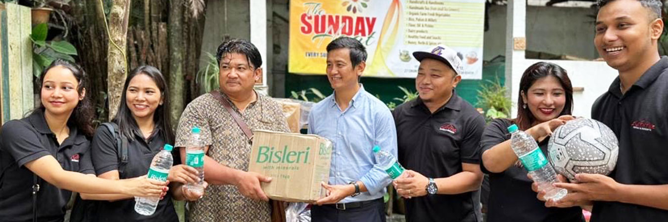 Play for Teesta Relife Hand Over to Shri Bhaichung Bhutia at Sunday Haat, Siliguri